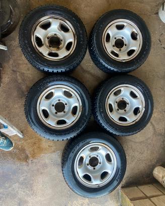 GOMME E CERCHI SUZUKI 235 60 16 JIMNY