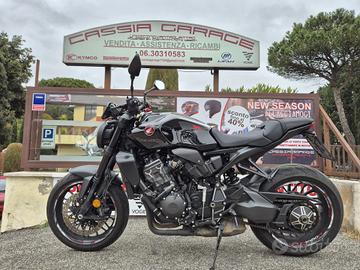 Honda CB 1000 R Black Edition