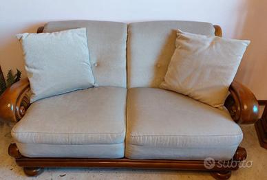 2 divani a 2 posti