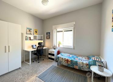 Stanza singola via Renato Carosone 37, Napoli