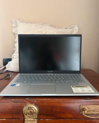 ASUS VivoBook 15