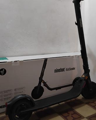 Monopattino Elettrico Segway Ninebot E25E
