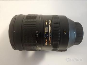 Nikon 28-300 VR