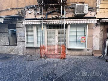 NEGOZIO A NAPOLI