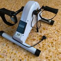 Elettrico a pedalata assistita con telecomando
