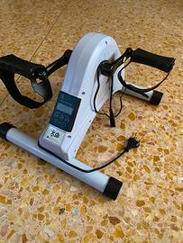 Elettrico a pedalata assistita con telecomando