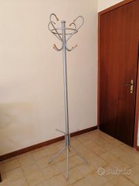 Appendino/appendiabiti da terra 