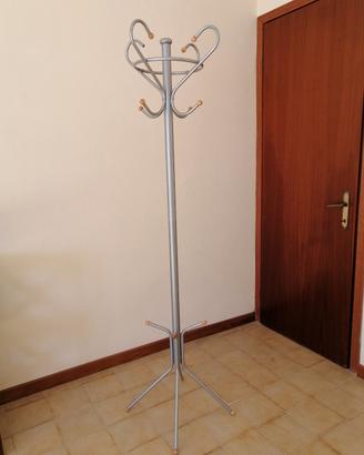 Appendino/appendiabiti da terra 