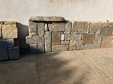 Zoccolino in pietra di luserna