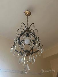 Lampadario vintage a gabbia con gocce di cristallo