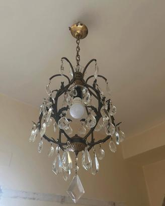 Lampadario vintage a gabbia con gocce di cristallo