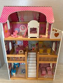 Casa bambole in legno con accessori inclusi