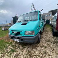 Iveco Daily 35-10 con gru