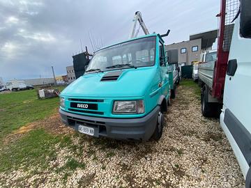 Iveco Daily 35-10 con gru