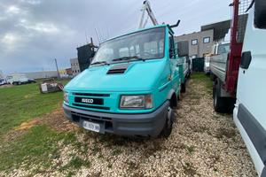 Iveco Daily 35-10 con gru