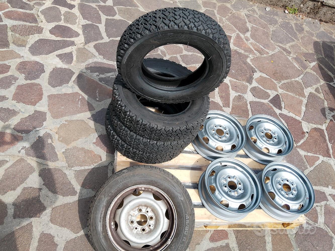 Set 4 Ruote Con Pneumatici Fanghi E Cerchioni Beadlock 1.0 Per RC Crawler Axial SCX24 1/24
