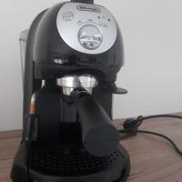 Macchina caffè espresso DeLonghi
