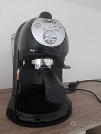 Macchina caffè espresso DeLonghi