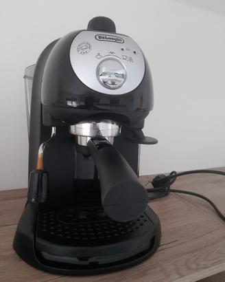 Macchina caffè espresso DeLonghi