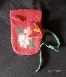 Set astuccio più fiore infeltriti a mano.