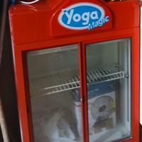 Frigo  pubblicità yoga