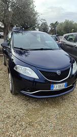 Lancia y