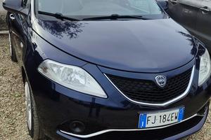 Lancia y