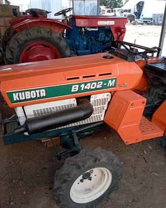 trattore Kubota b1402-m