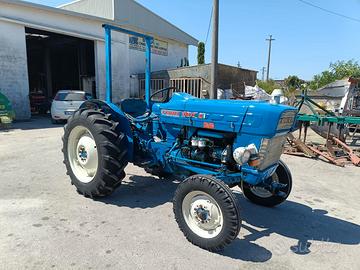 Ford 3000 con pompa iniezione nuova