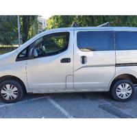 Mini Van Nissan nv 200