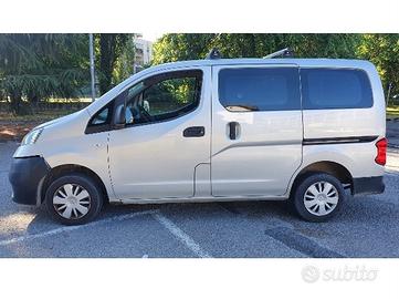 Mini Van Nissan nv 200