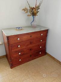 Comò con 4 cassetti