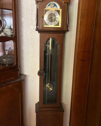 Orologio a pendolo antico