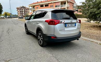 TOYOTA RAV 4 STYLE 2.0 DIESEL 2015