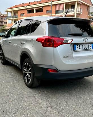 TOYOTA RAV 4 STYLE 2.0 DIESEL 2015