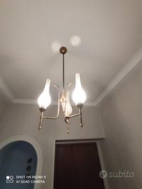 Lampadario in ottone vintage con appliques