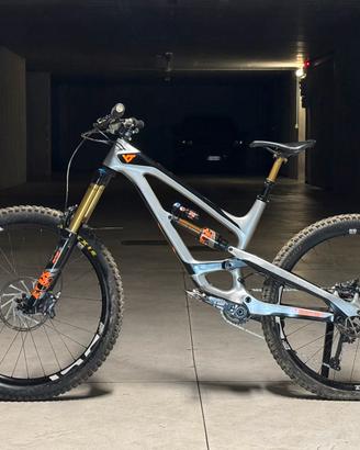 Yt capra cf pro race