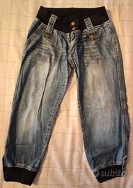 Jeans/bermuda vita alta neri e blu; 100% Cotone