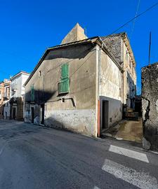 Apparentemento da ristrutturare