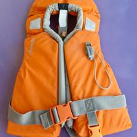 Giubbino/dispositivo di galleggiamento 