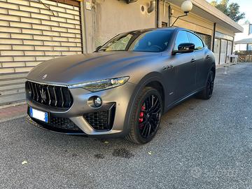 Maserati Levante Gransport Nerissimo come nuova