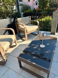 Divano set arredo terrazza con tavolino