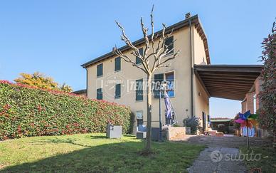 MORDANO - AMPIO QUADRILOCALE CON GIARDINO PRIVAT