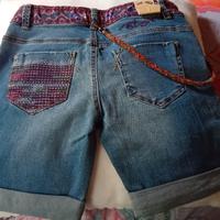 Pantaloni corti Desigual
