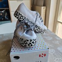 Superga platform in tela bianche e nere 