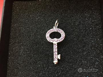 Ciondolo gogo mai usato