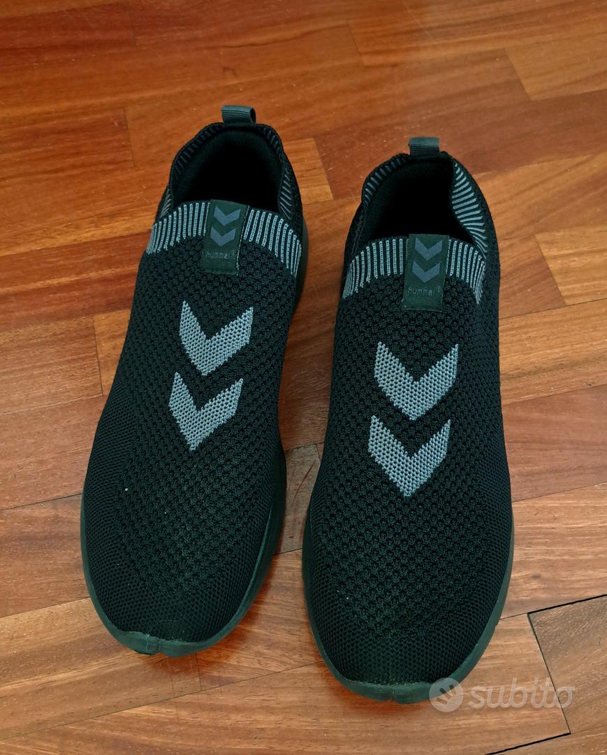 Motivo Senza Soluzione Di Continuà Con Illustrazione Di Scarpe Da Ginnastica Illustrazione