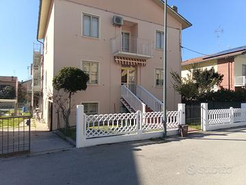 Appartamento Casalborsetti nord per l'estate