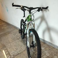 Bici Ghost carbon
