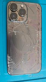 Vendi il tuo iPhone rotto 13 14 15 16 17 riparalo!